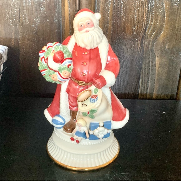 2003 Lenox Santa Around the World - United States - Joy to the World Music Box - Picture 1 of 15
